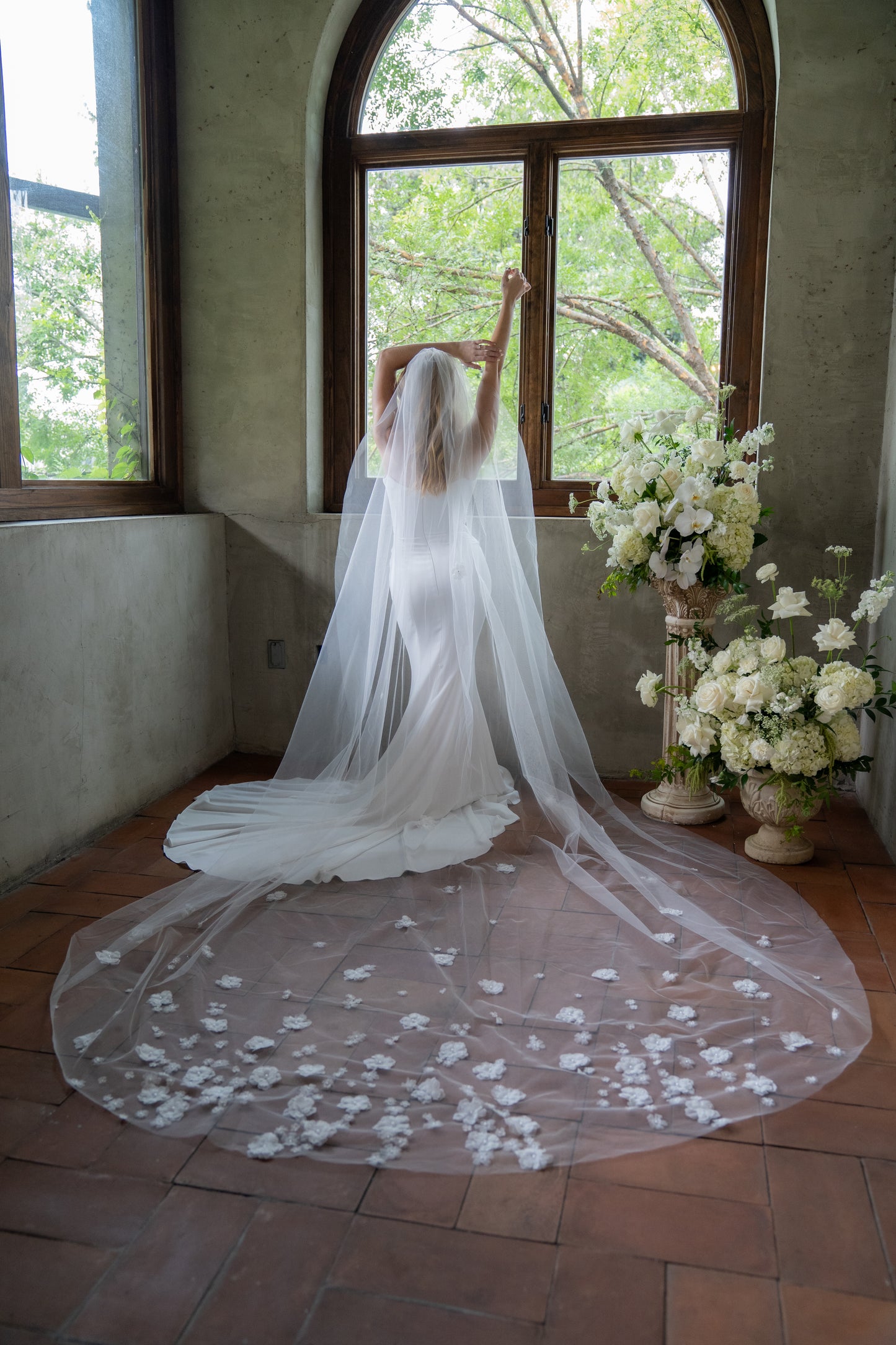 Scattered 3D Floral Cathedral Veil